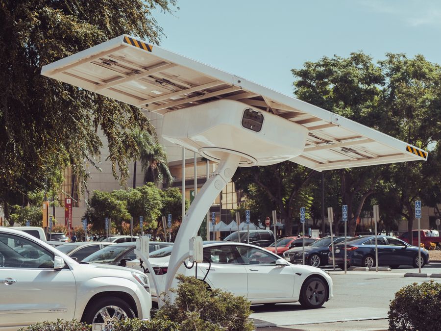 Estación de carga solar para vehículos eléctricos