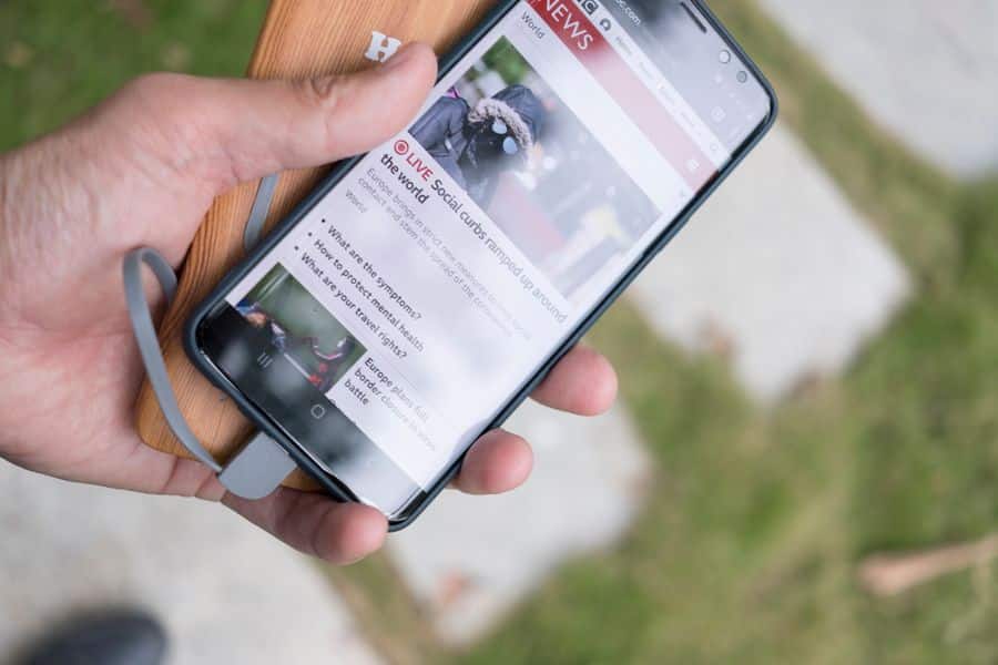 Smartphone con batería portátil