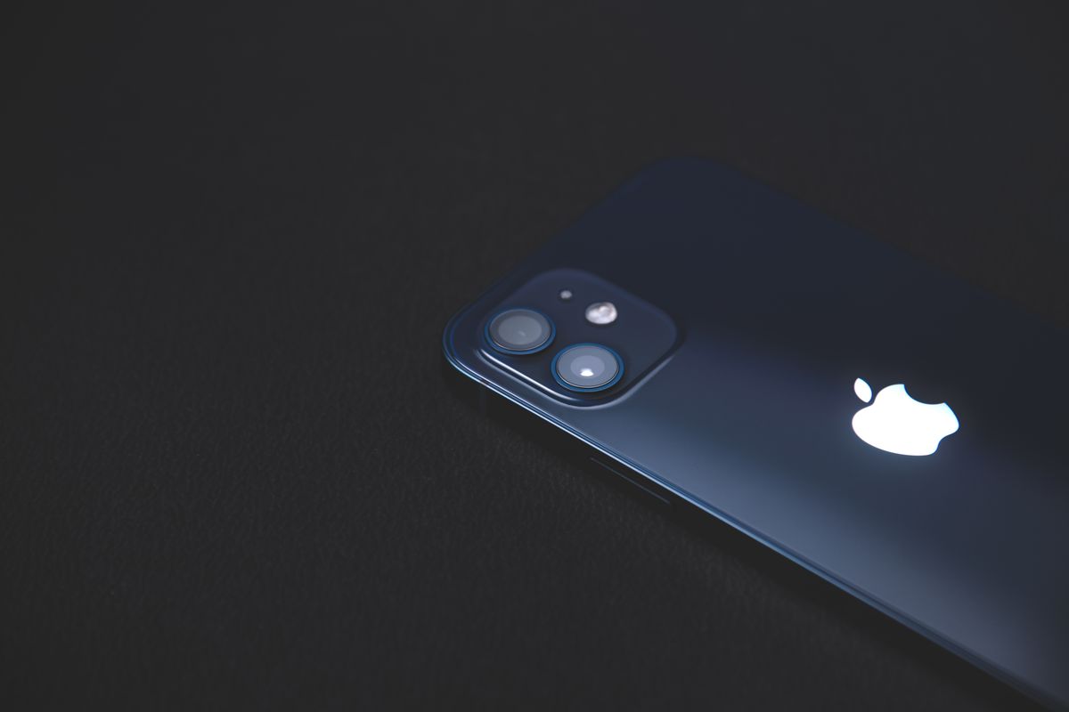 iPhone 15 Pro diseño moderno